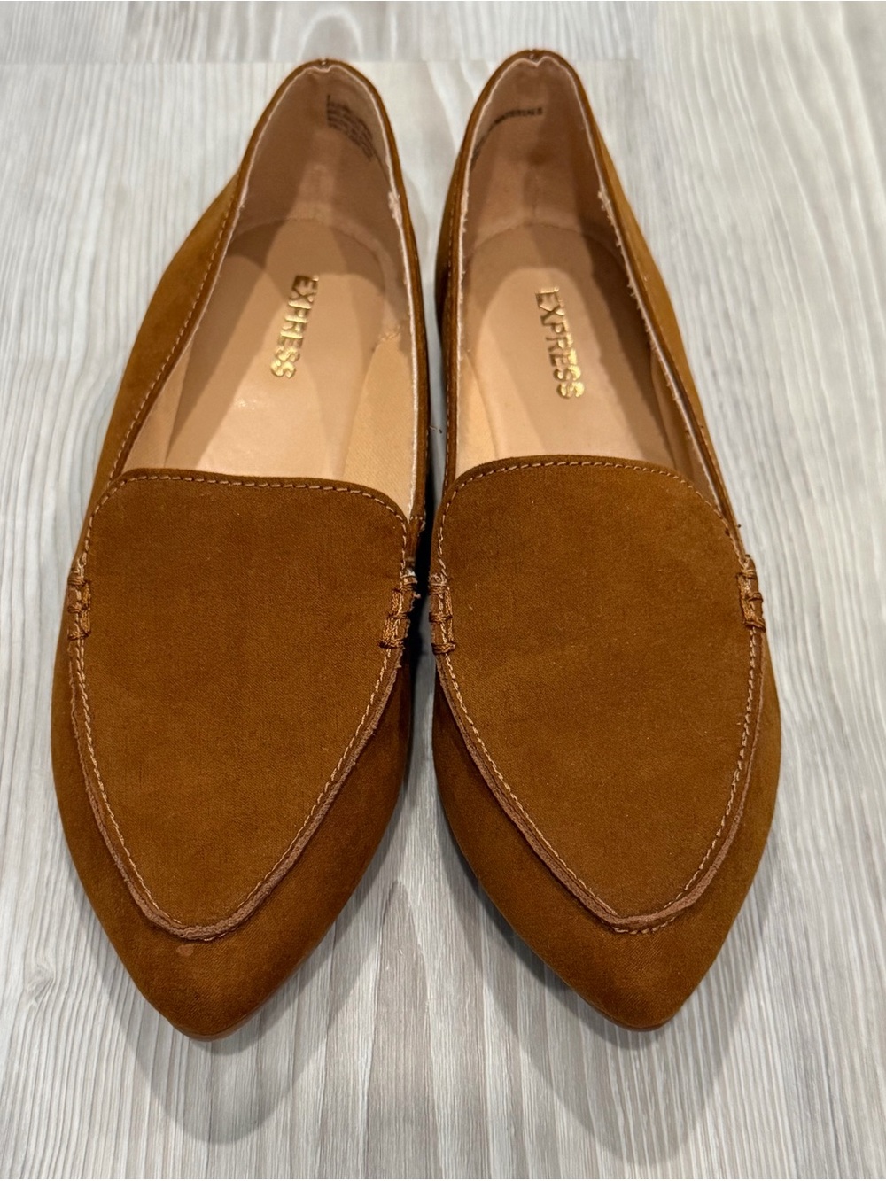 BNWT EXPRESS Women's Loafers shoe. Lightweight. Brown. Size 7 - Picture 3 of 9